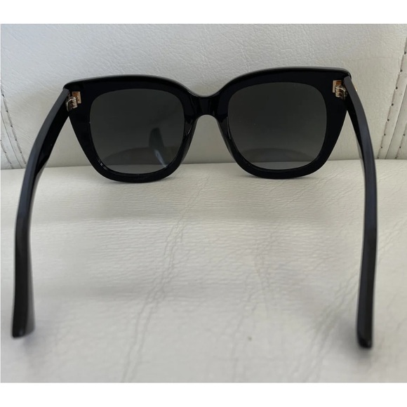 Gucci Sunglasses - Picture 5 of 12